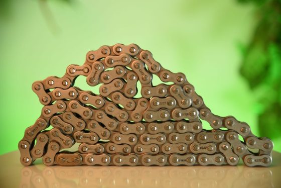 Guía Completa de Cadenas para Moto: Tipos, Mantenimiento y Recomendaciones